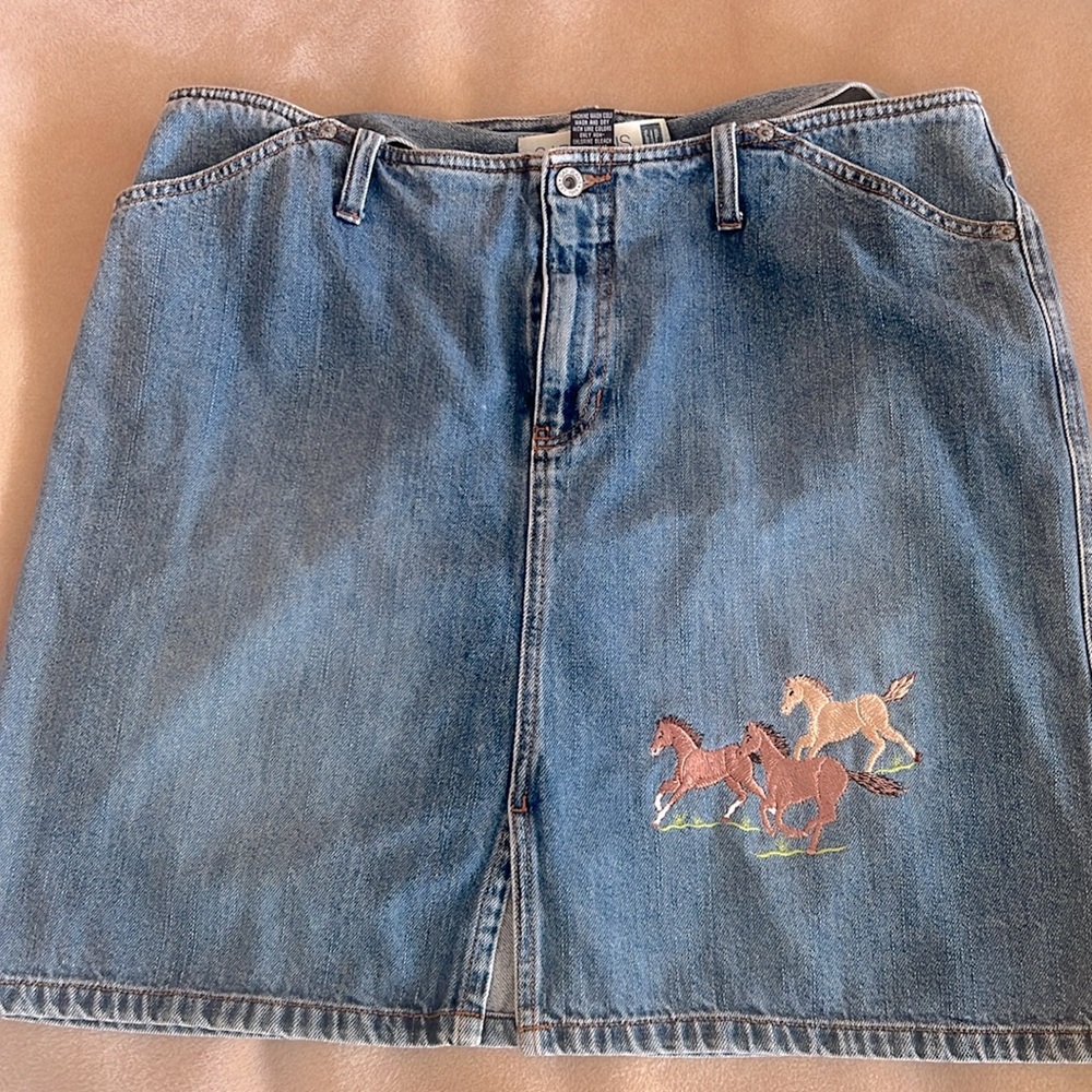 Women’s Vintage Gap Jean Skirt